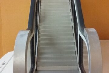 “carenagem protetora para escada rolante”